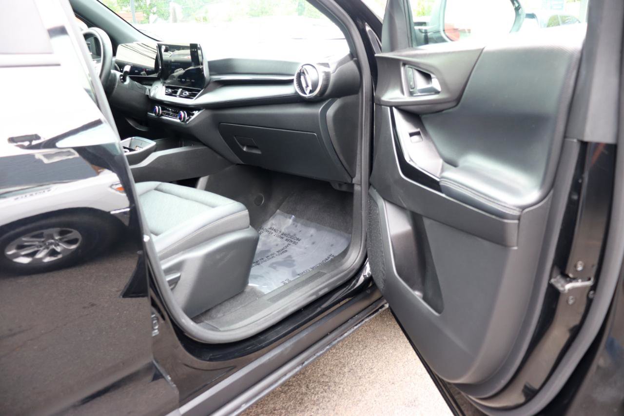 Used 2026 Chevrolet Equinox LT w/ Convenience Package II FWD image 15