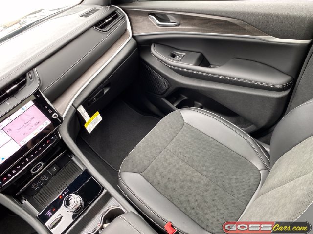 New 2026 Jeep Grand Cherokee Altitude AWD/4WD image 15