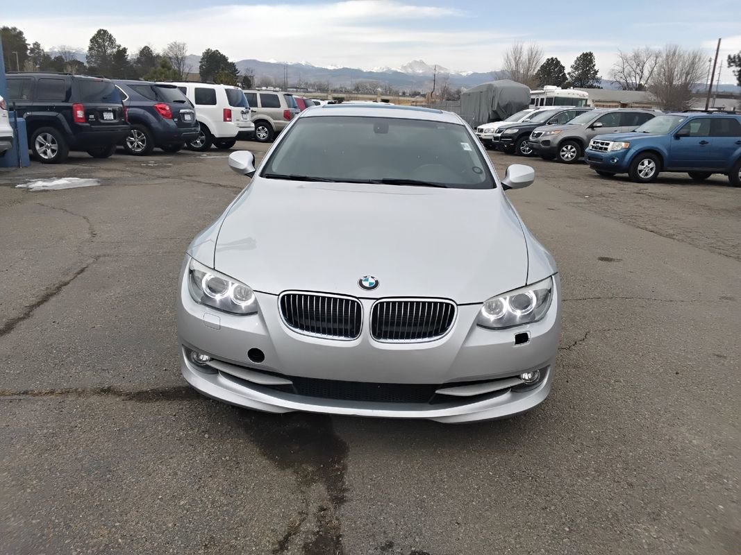 Used 2011 BMW 328i image 2