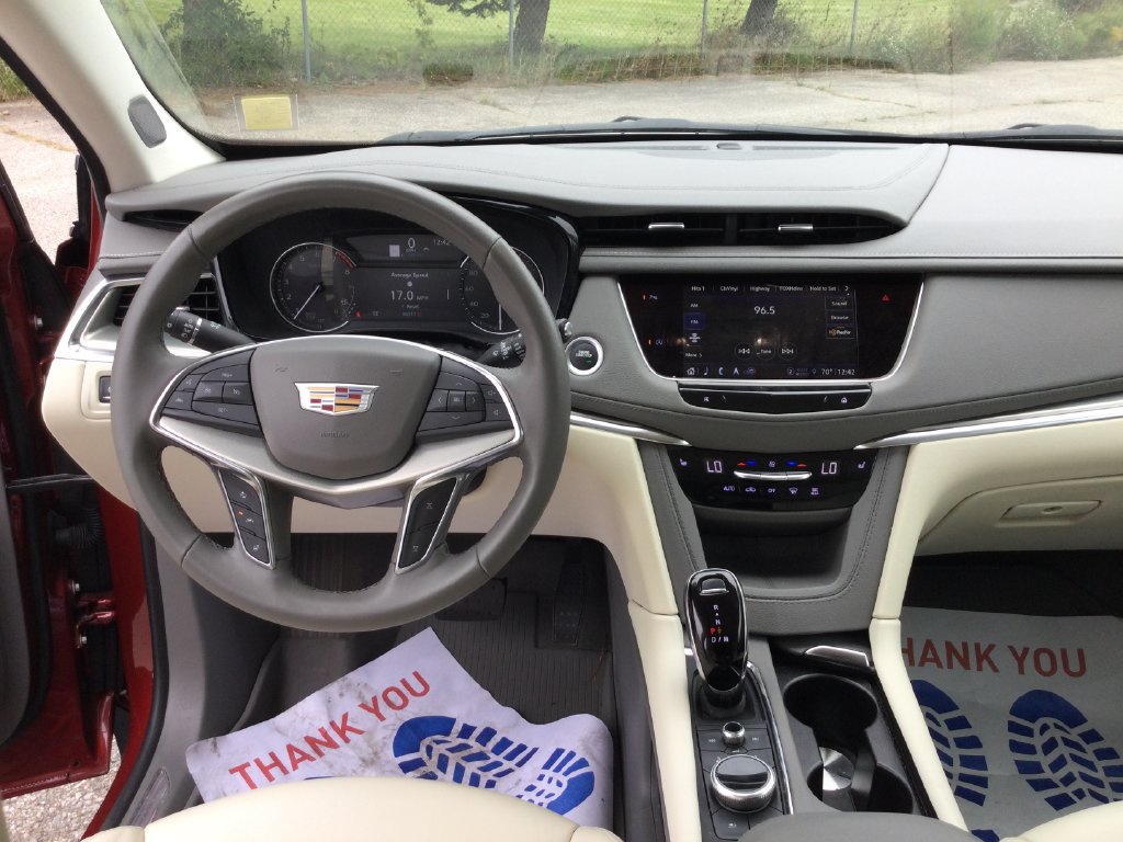 Used 2024 Cadillac XT5 Premium Luxury w/ LPO, Floor Liner Package FWD image 15