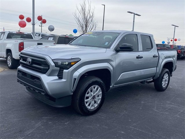 Used 2025 Toyota Tacoma SR RWD image 3