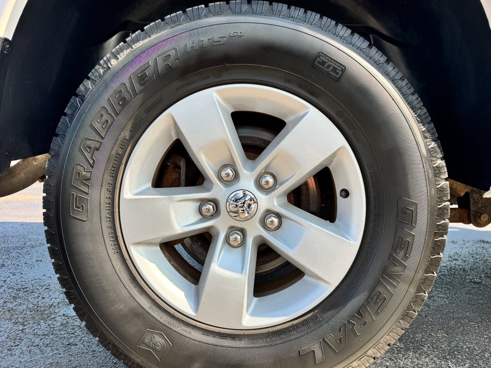 Used 2018 RAM 1500 Classic SLT AWD/4WD image 32