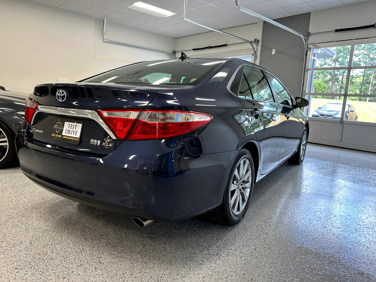 Used 2015 Toyota Camry XLE w/ Moonroof Package image 7