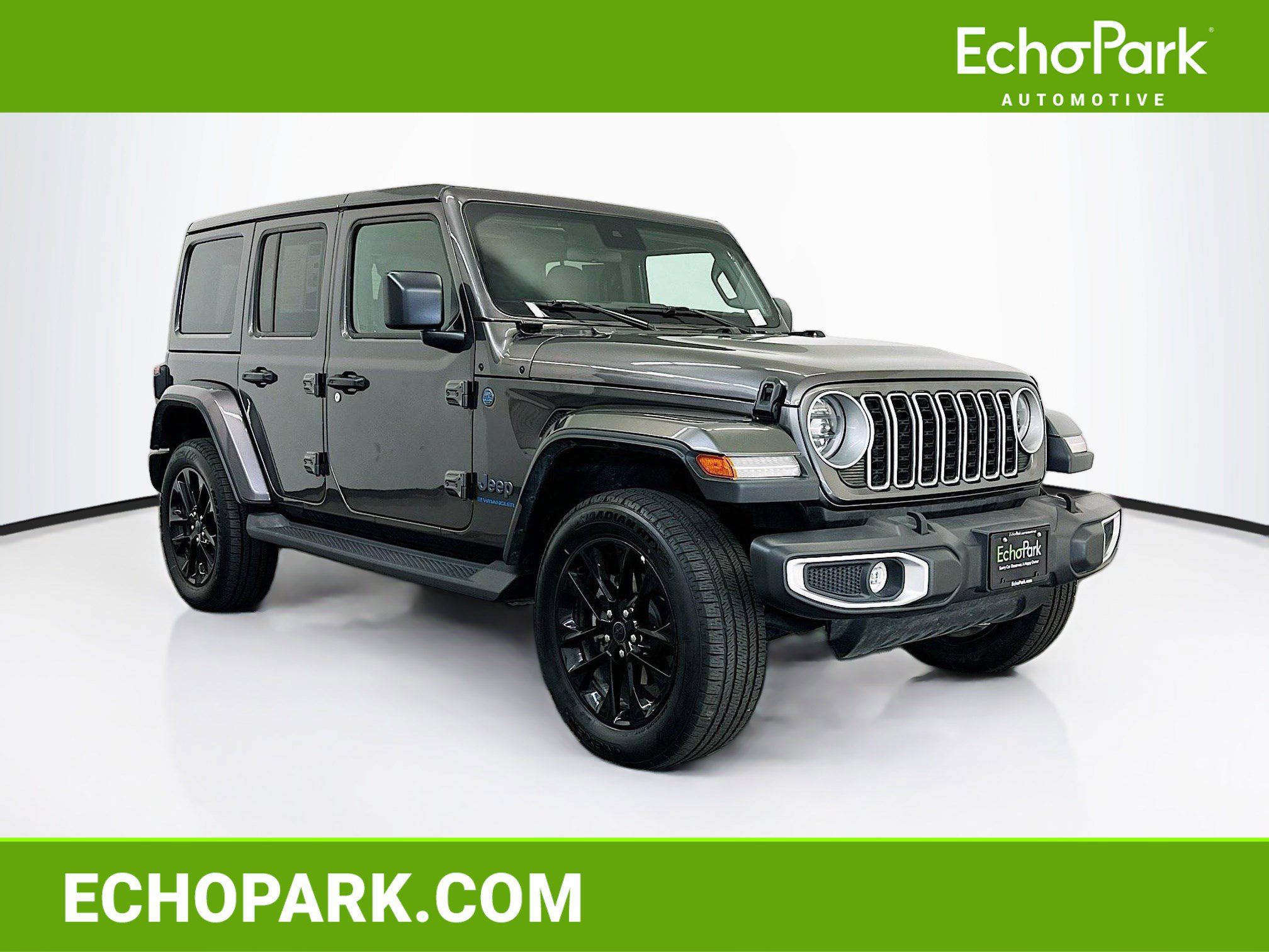 Used 2025 Jeep Wrangler Sahara image 1