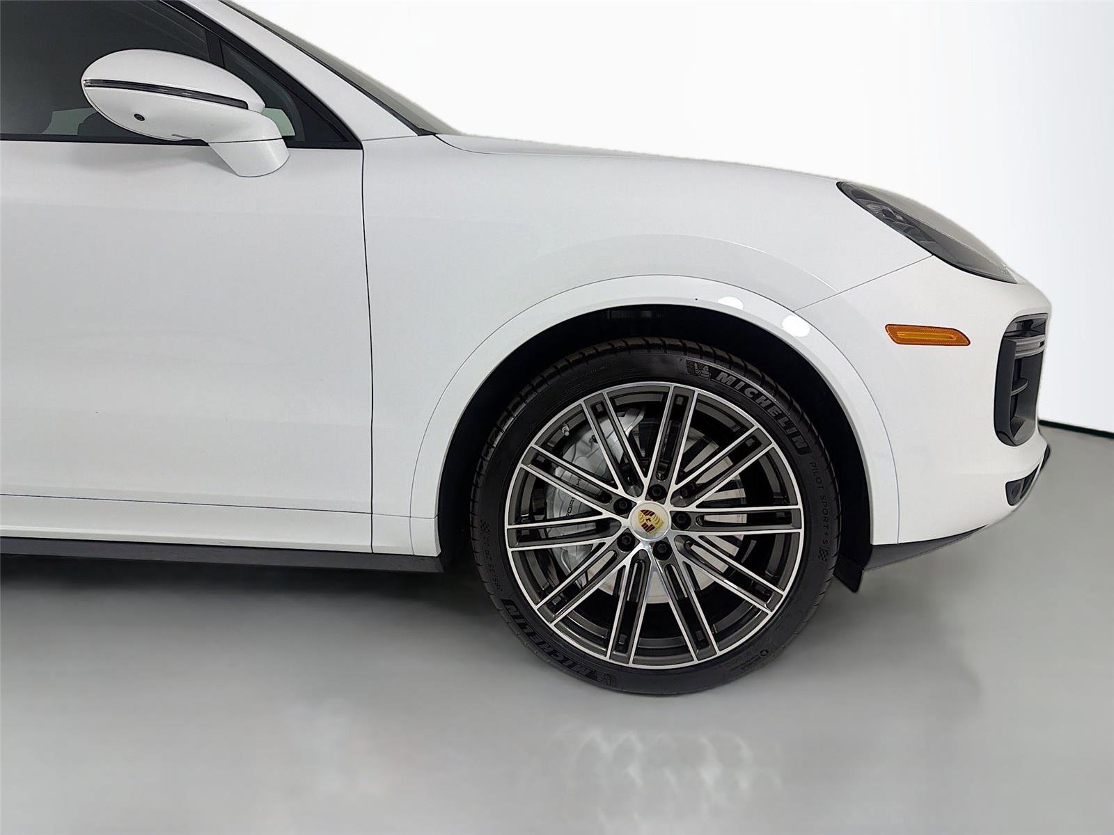 Used 2022 Porsche Cayenne Turbo AWD/4WD image 28