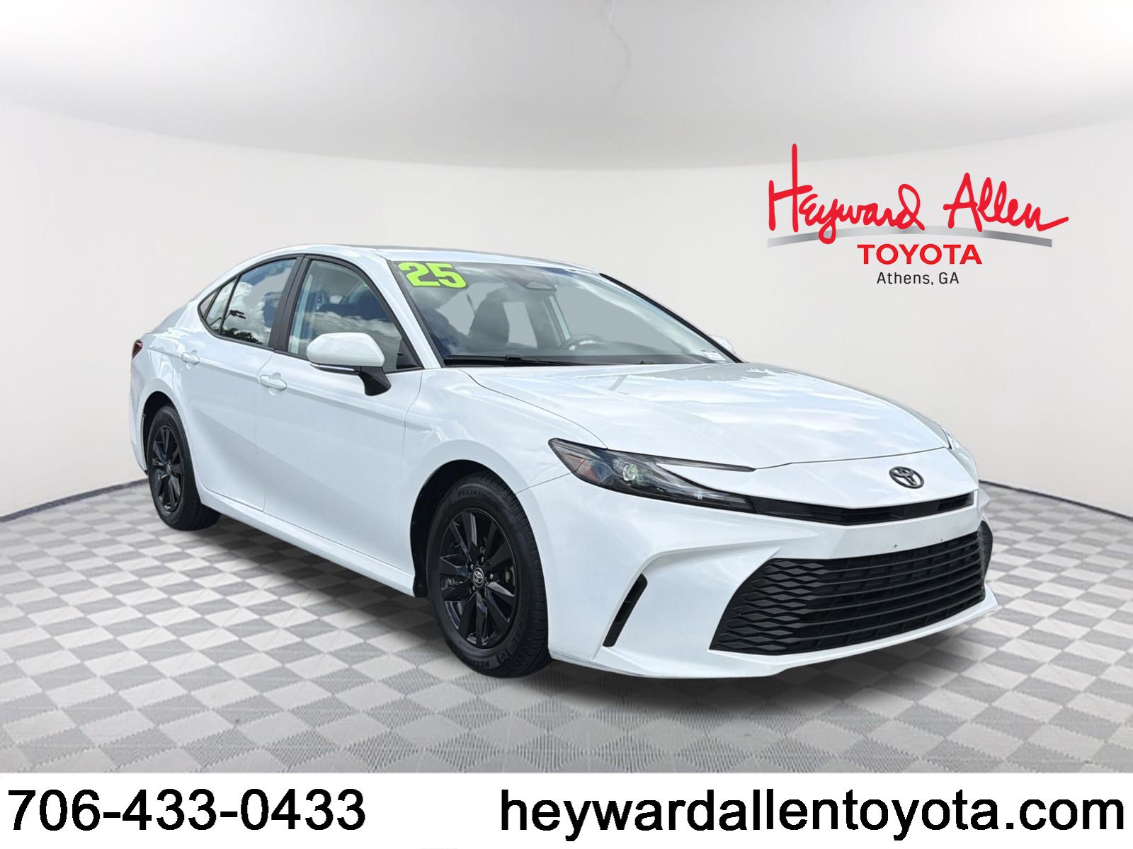 Certified 2025 Toyota Camry LE FWD image 1