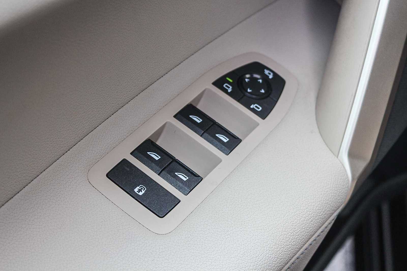 Certified 2023 BMW iX xDrive50 w/ Sport Package image 31