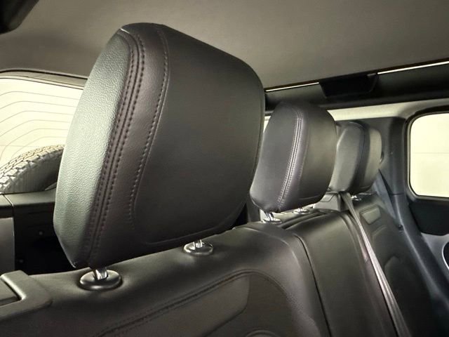 Used 2020 Land Rover Defender 110 SE image 27