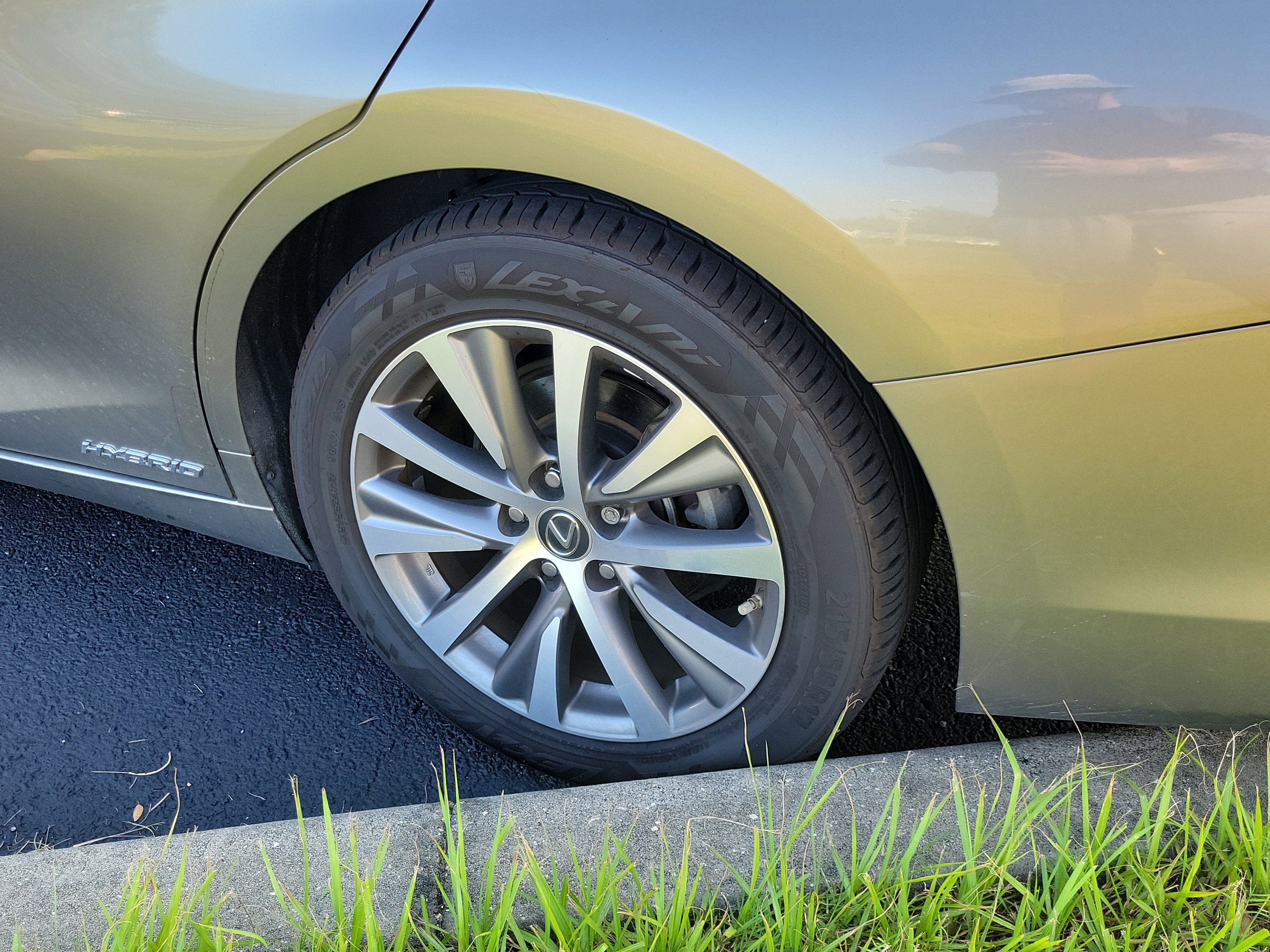 Used 2021 Lexus ES 300h w/ Premium Package FWD image 14