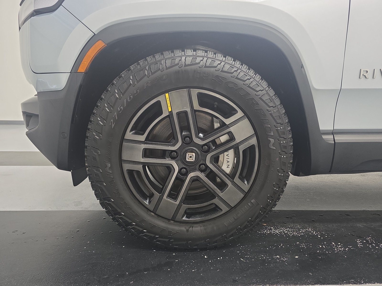 Used 2024 Rivian R1T Adventure Dual AWD/4WD image 9