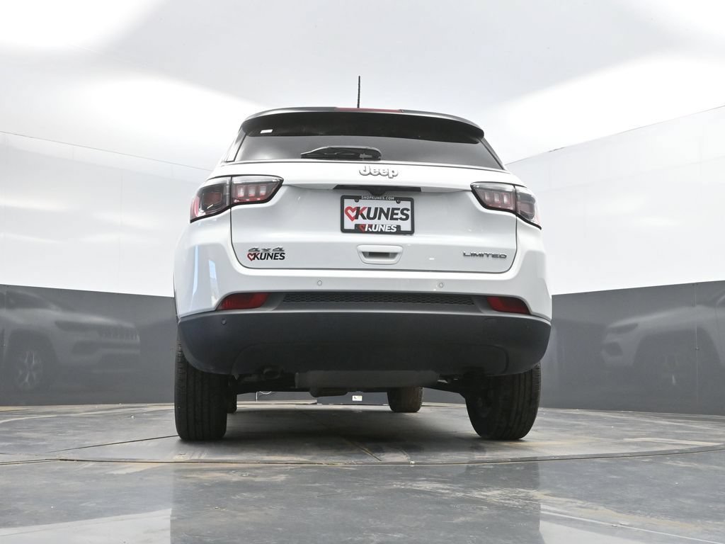 Used 2025 Jeep Compass Limited AWD/4WD image 39
