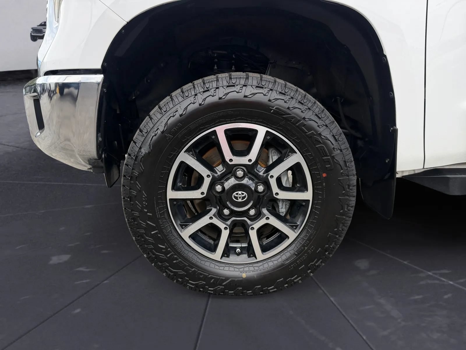 Used 2015 Toyota Tundra Limited w/ TRD Off Road Package AWD/4WD image 29
