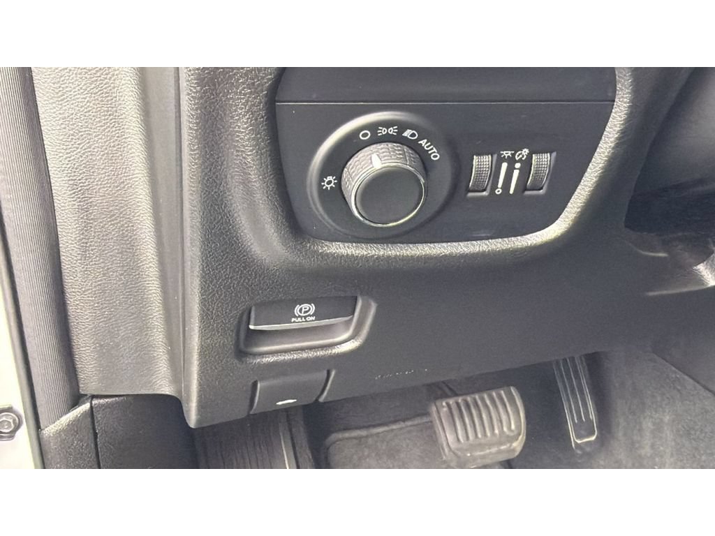 Used 2024 Jeep Grand Cherokee Altitude AWD/4WD image 15