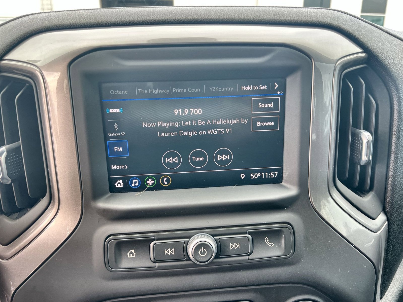 Used 2023 Chevrolet Silverado 2500 Custom w/ Custom Value Package image 18