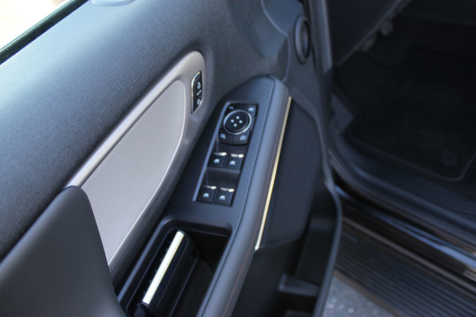 New 2025 Ford Expedition Active AWD/4WD image 19