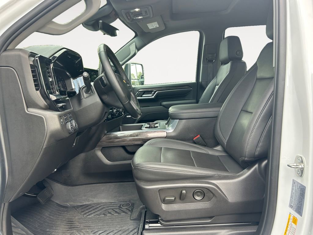 Used 2024 Chevrolet Silverado 2500 LTZ w/ LTZ Plus Package image 15