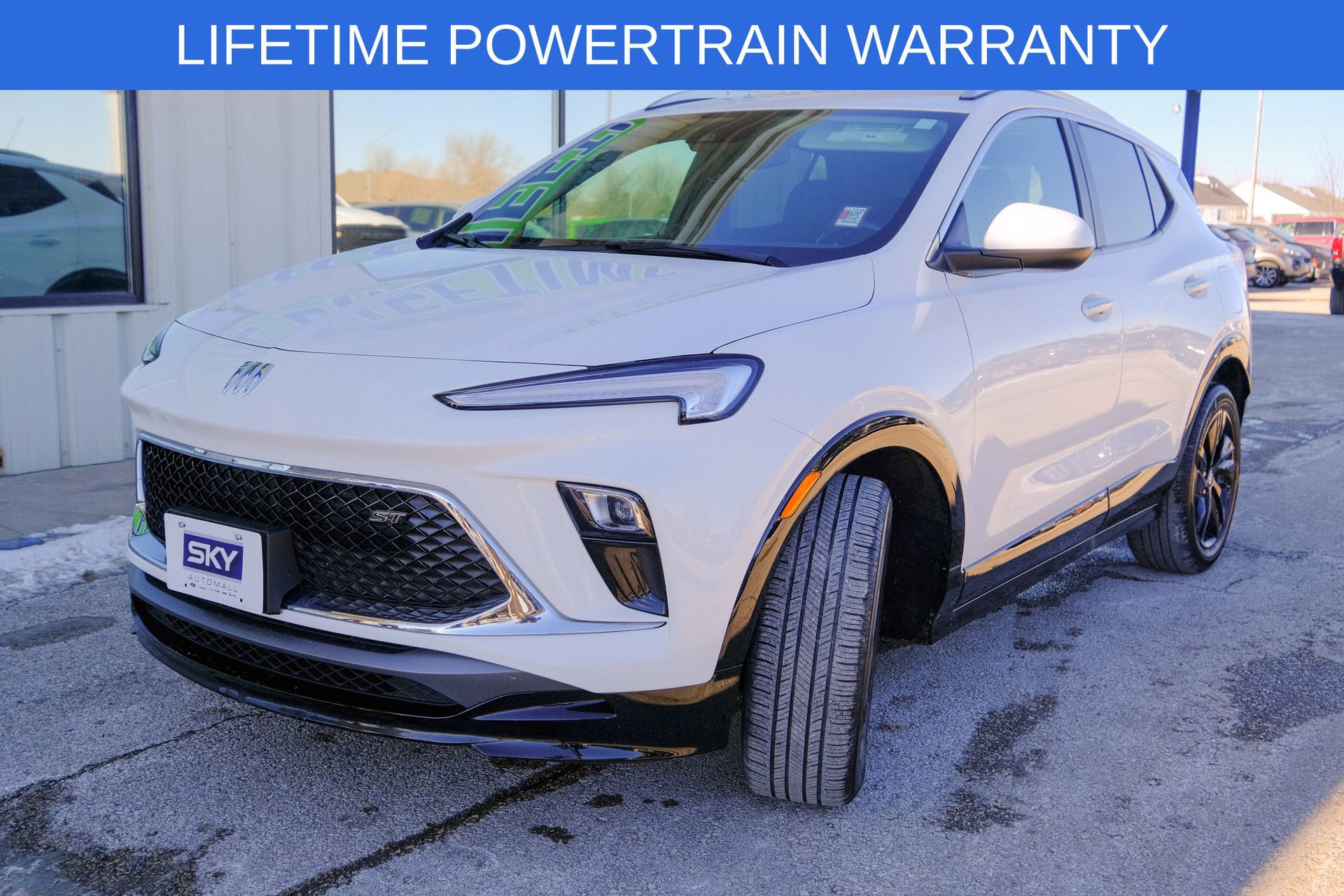 Used 2024 Buick Encore GX Sport Touring image 1