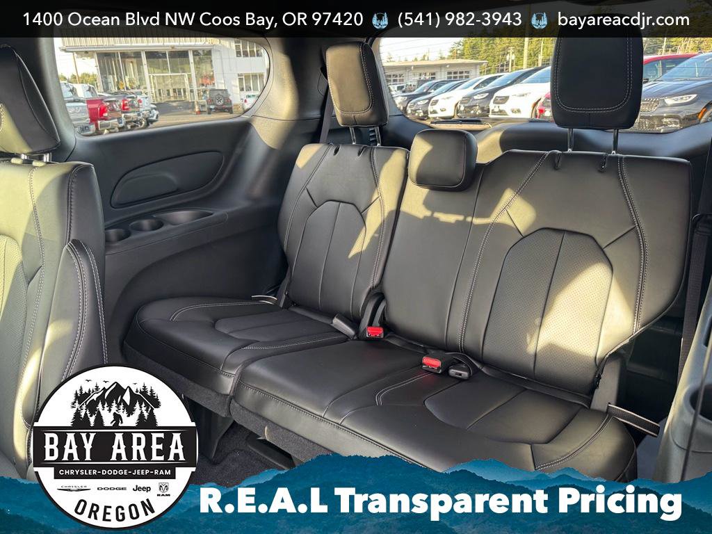 New 2026 Chrysler Pacifica Select w/ S Appearance Package FWD image 16