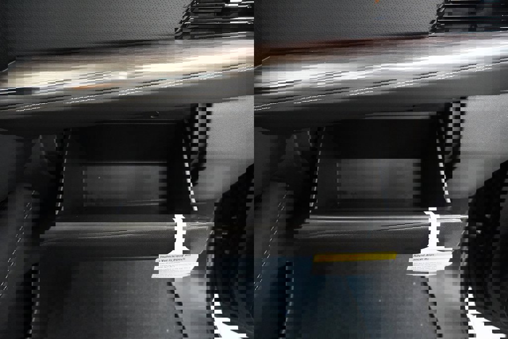 New 2025 Chevrolet Suburban Premier image 33