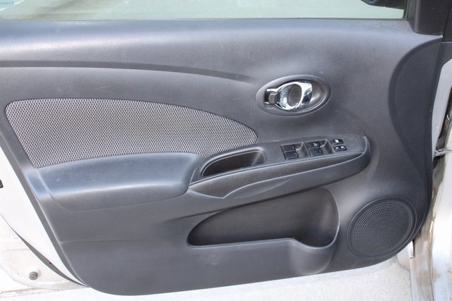 Used 2015 Nissan Versa SL image 17