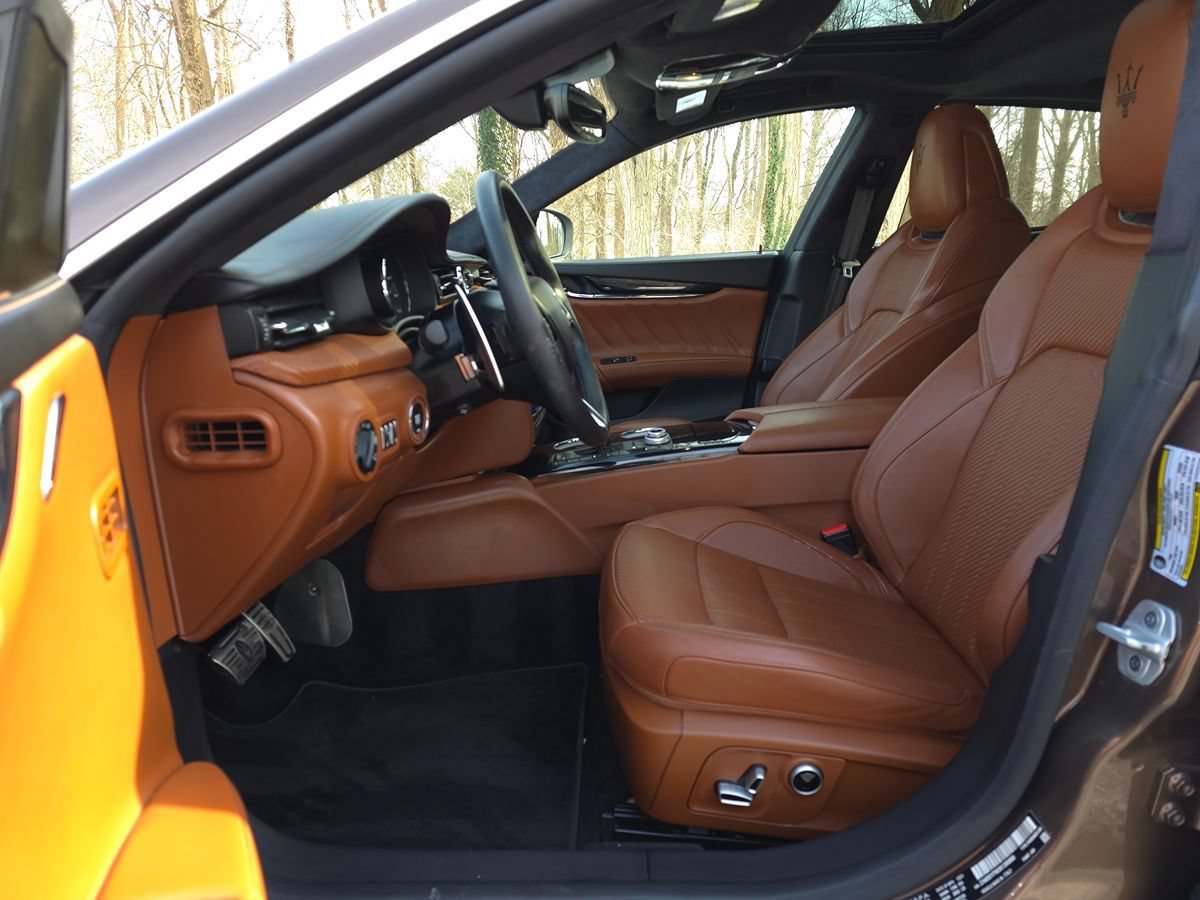 Used 2022 Maserati Quattroporte Modena RWD image 11