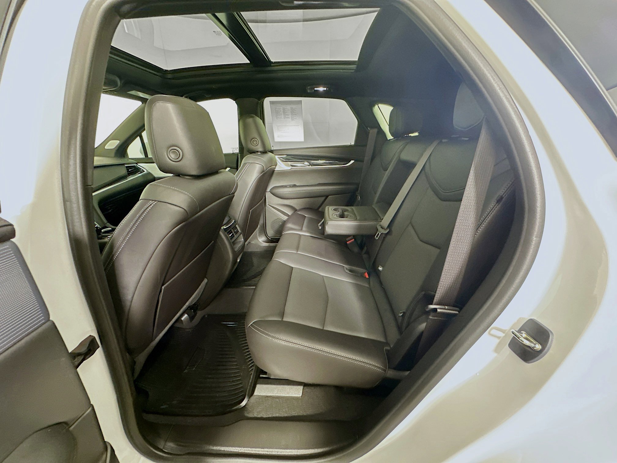 Used 2024 Cadillac XT5 Premium Luxury w/ Technology Package FWD image 28