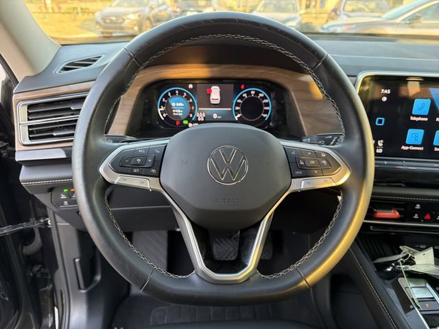 Used 2025 Volkswagen Atlas SE image 25