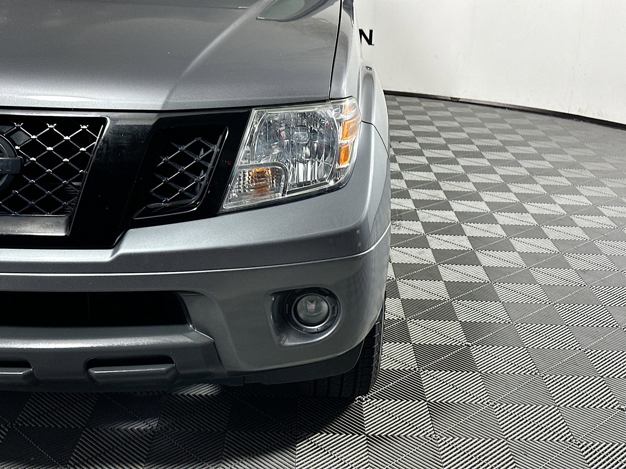 Used 2020 Nissan Frontier SV w/ Midnight Edition Floor Mats image 9