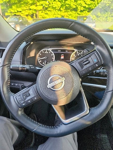 Used 2023 Nissan Pathfinder SL w/ Lighting Package (N92) AWD/4WD image 19