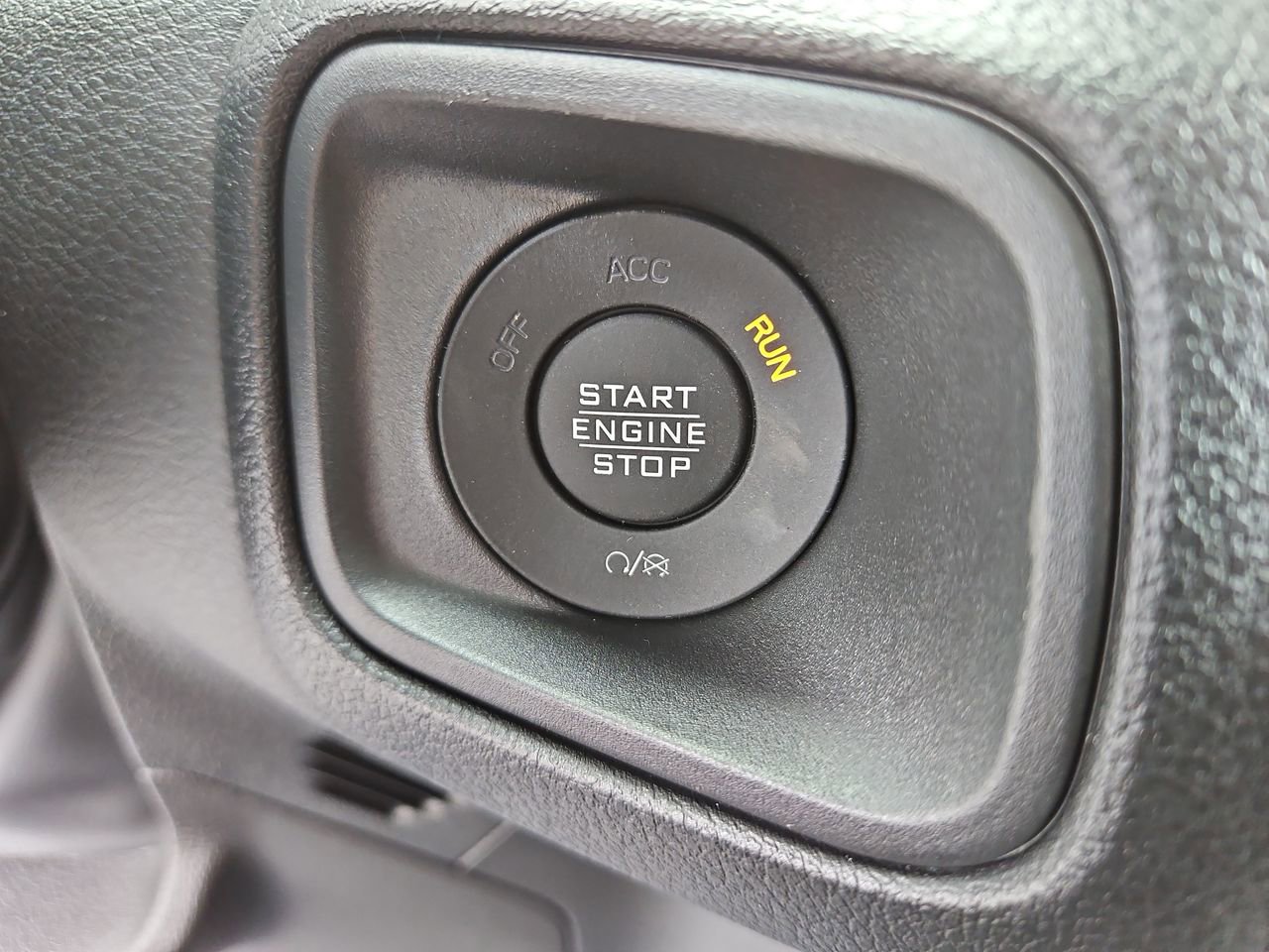 New 2025 Jeep Gladiator Sport image 26