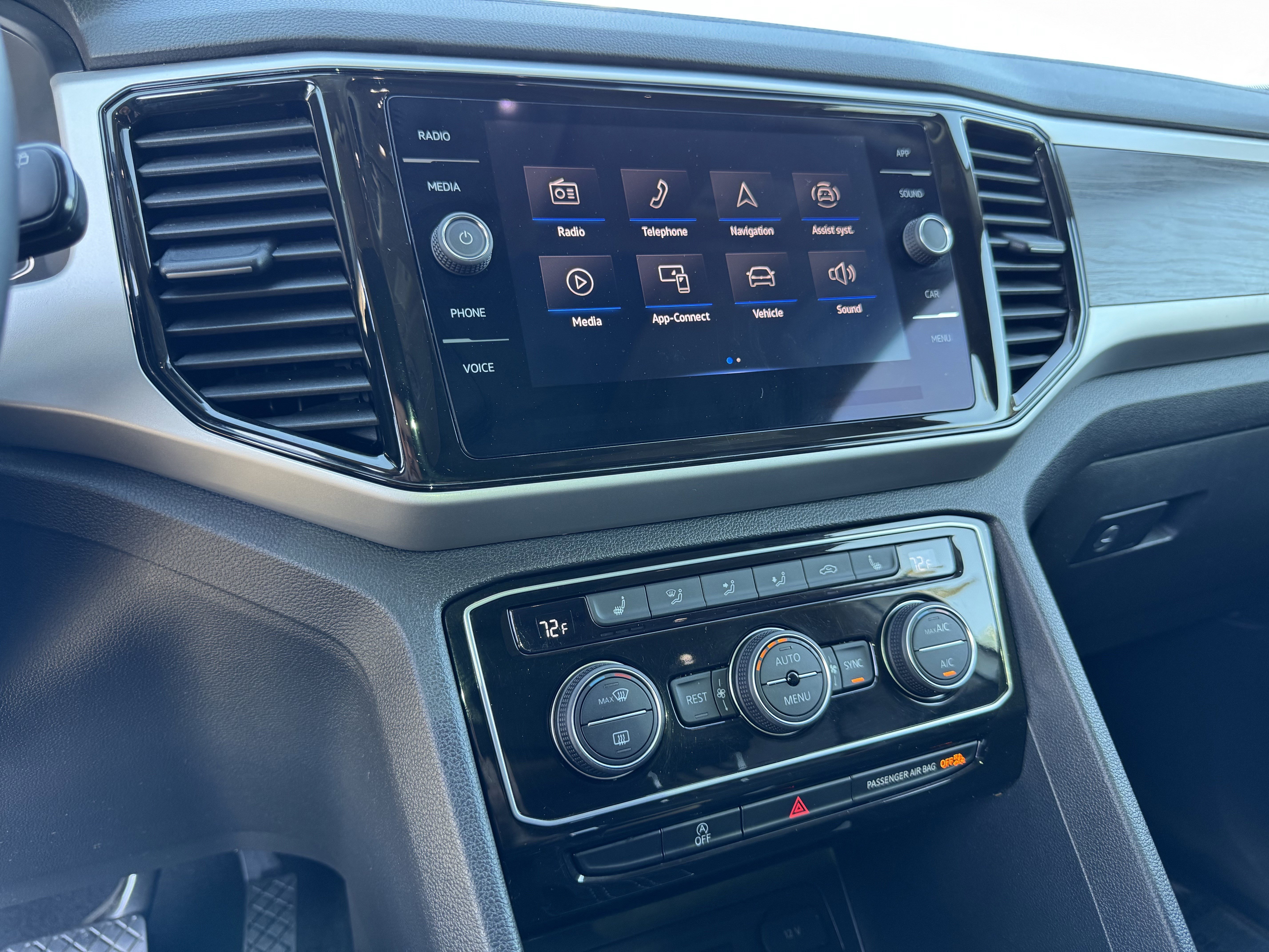 Used 2022 Volkswagen Atlas SE image 25