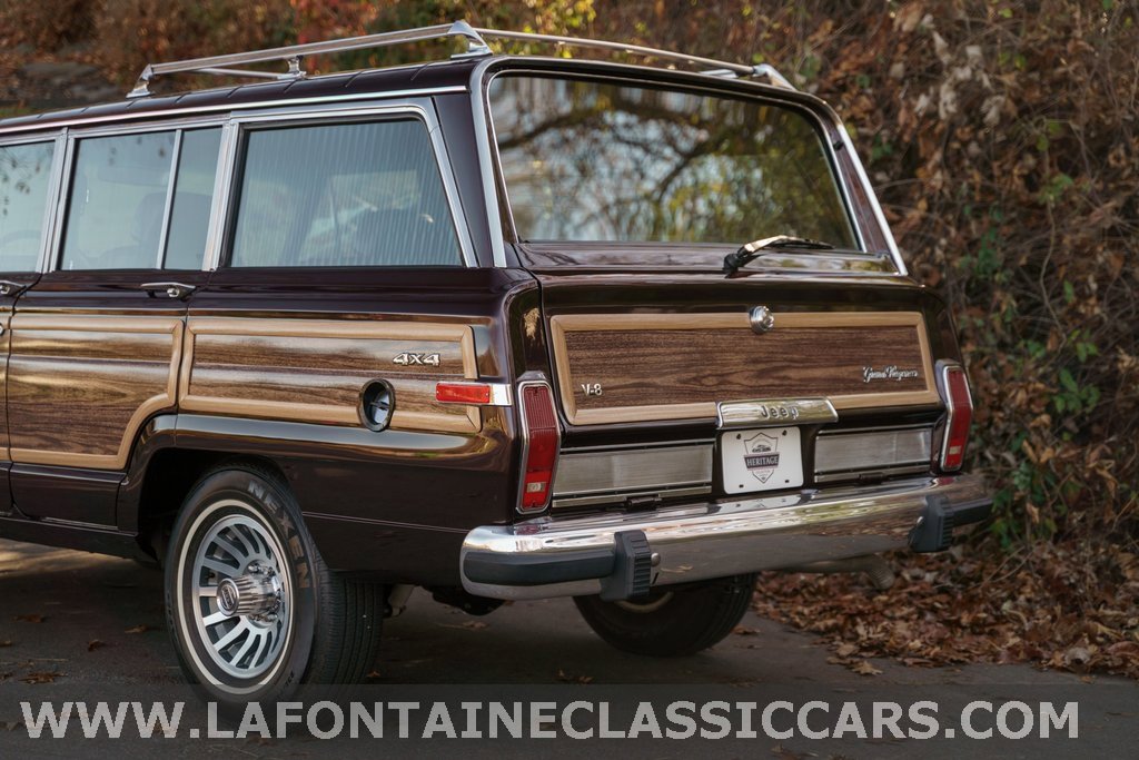 Used 1991 Jeep Grand Wagoneer Base image 46
