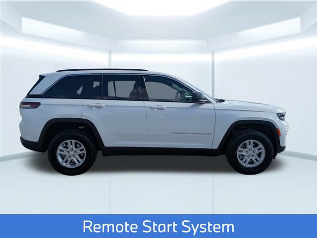 New 2025 Jeep Grand Cherokee Laredo w/ Luxury Tech Group I AWD/4WD image 8