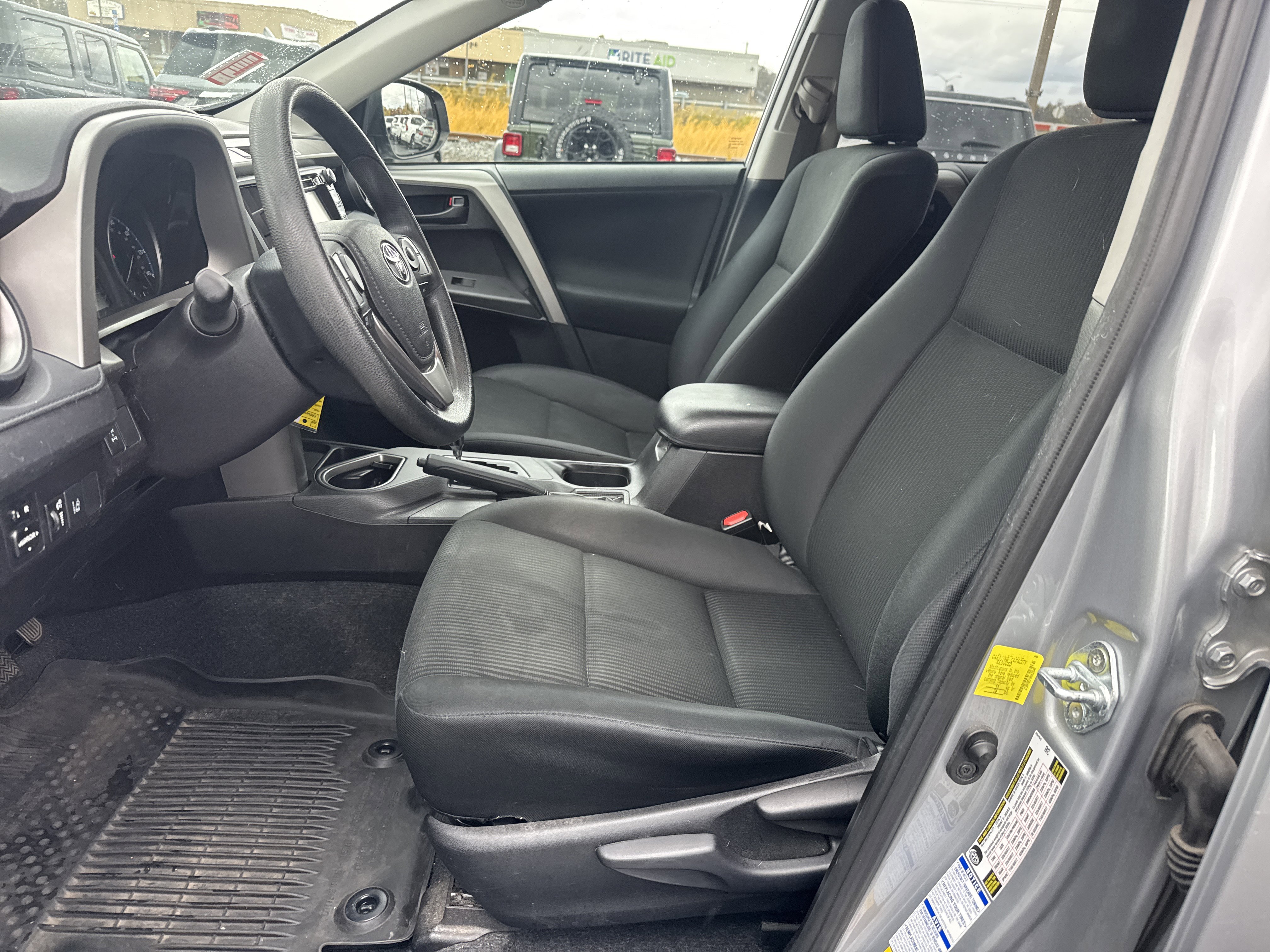 Used 2017 Toyota RAV4 LE image 12