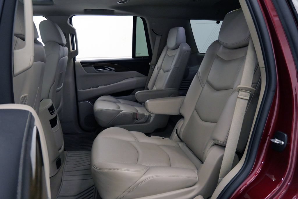 Used 2020 Cadillac Escalade Luxury AWD/4WD image 19