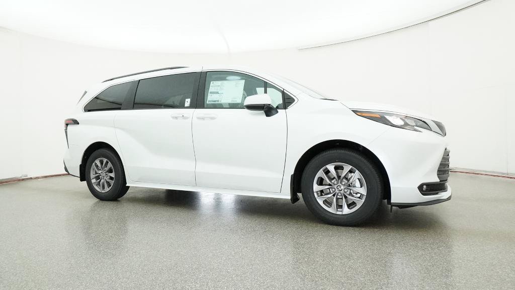 New 2026 Toyota Sienna XLE FWD image 31