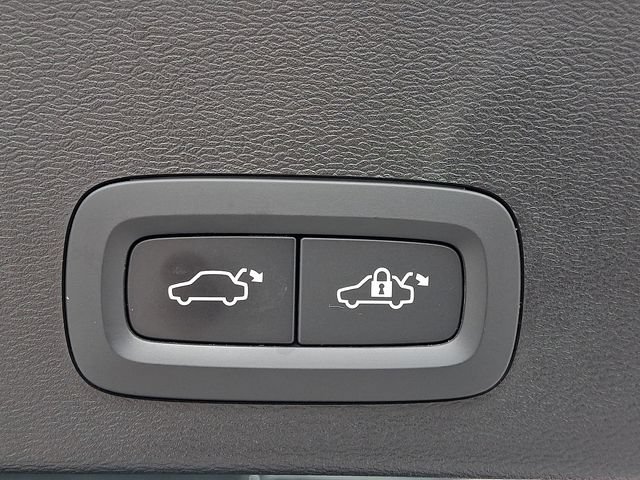 Certified 2023 Volvo XC40 Recharge Ultimate w/ Protection Package Premier AWD/4WD image 29