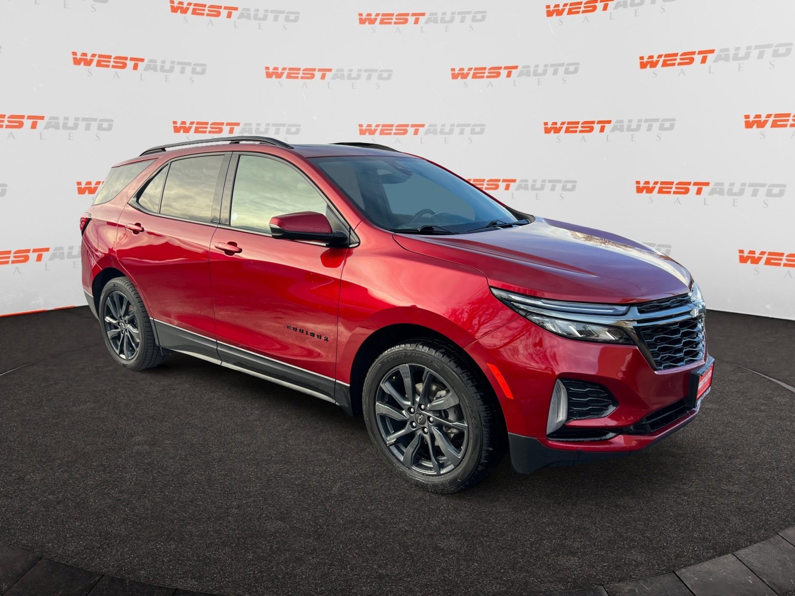 Used 2022 Chevrolet Equinox RS w/ RS Leather Package image 7