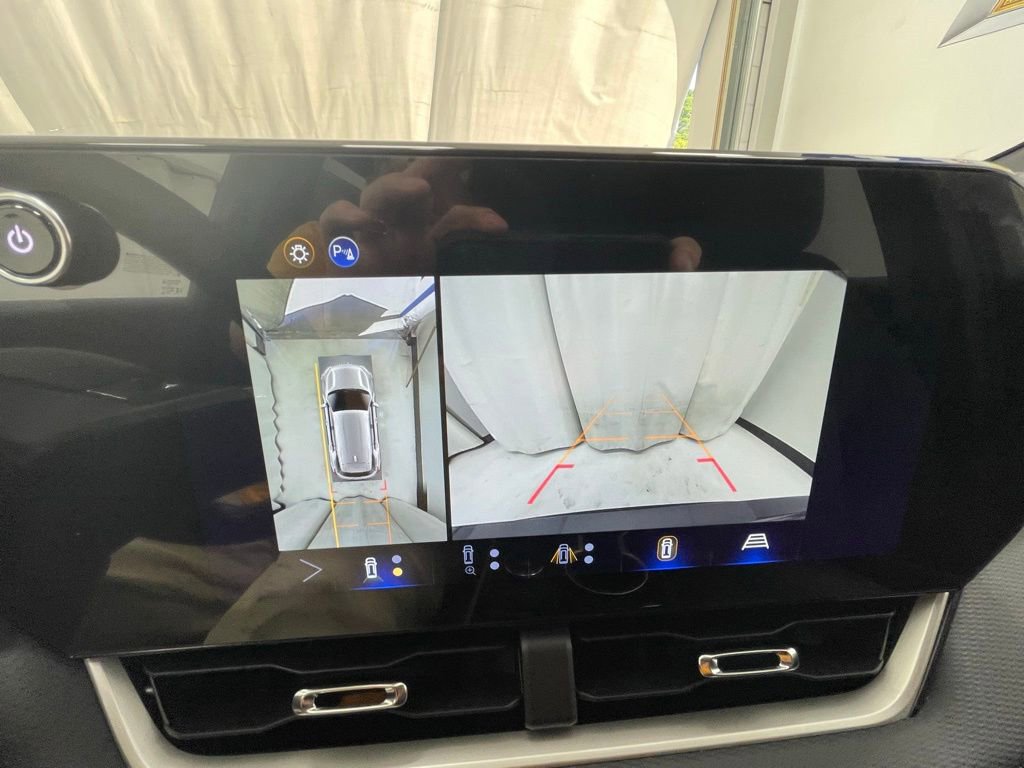 New 2026 Chevrolet Equinox LT AWD/4WD image 24