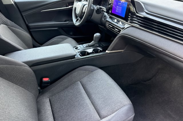 Used 2025 Toyota Camry LE FWD image 19