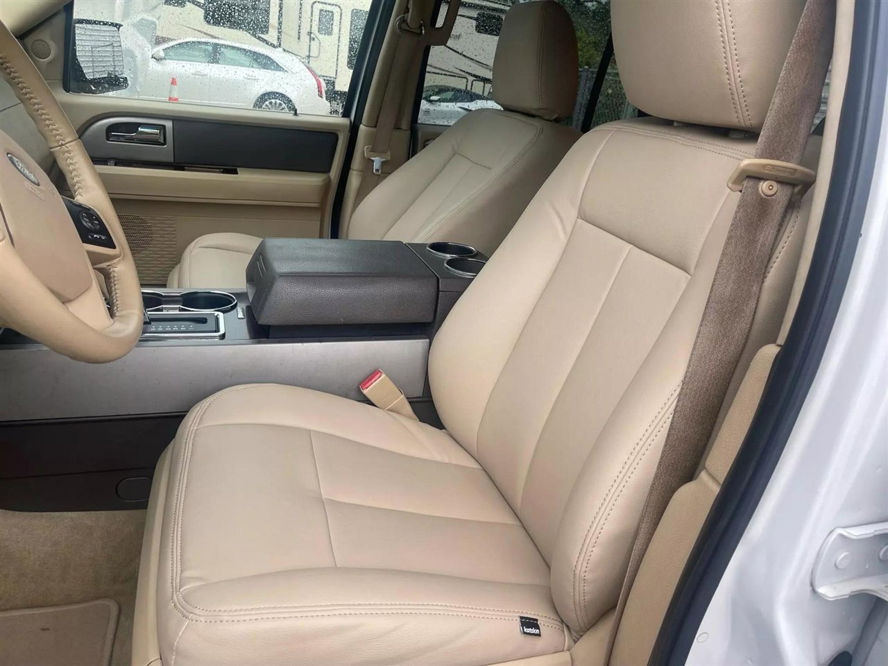 Used 2012 Ford Expedition XLT image 16