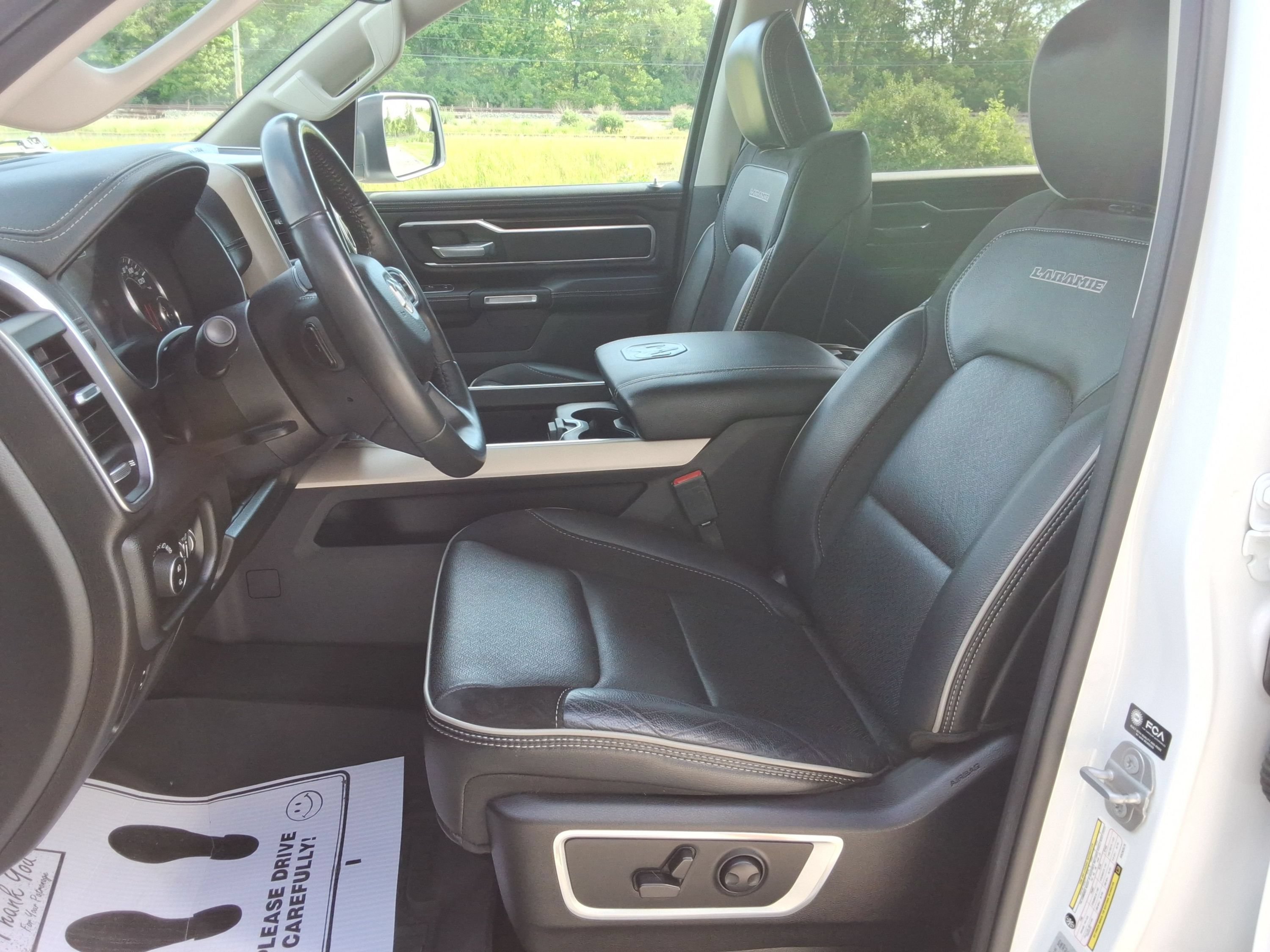 Used 2022 RAM 1500 Laramie AWD/4WD image 30
