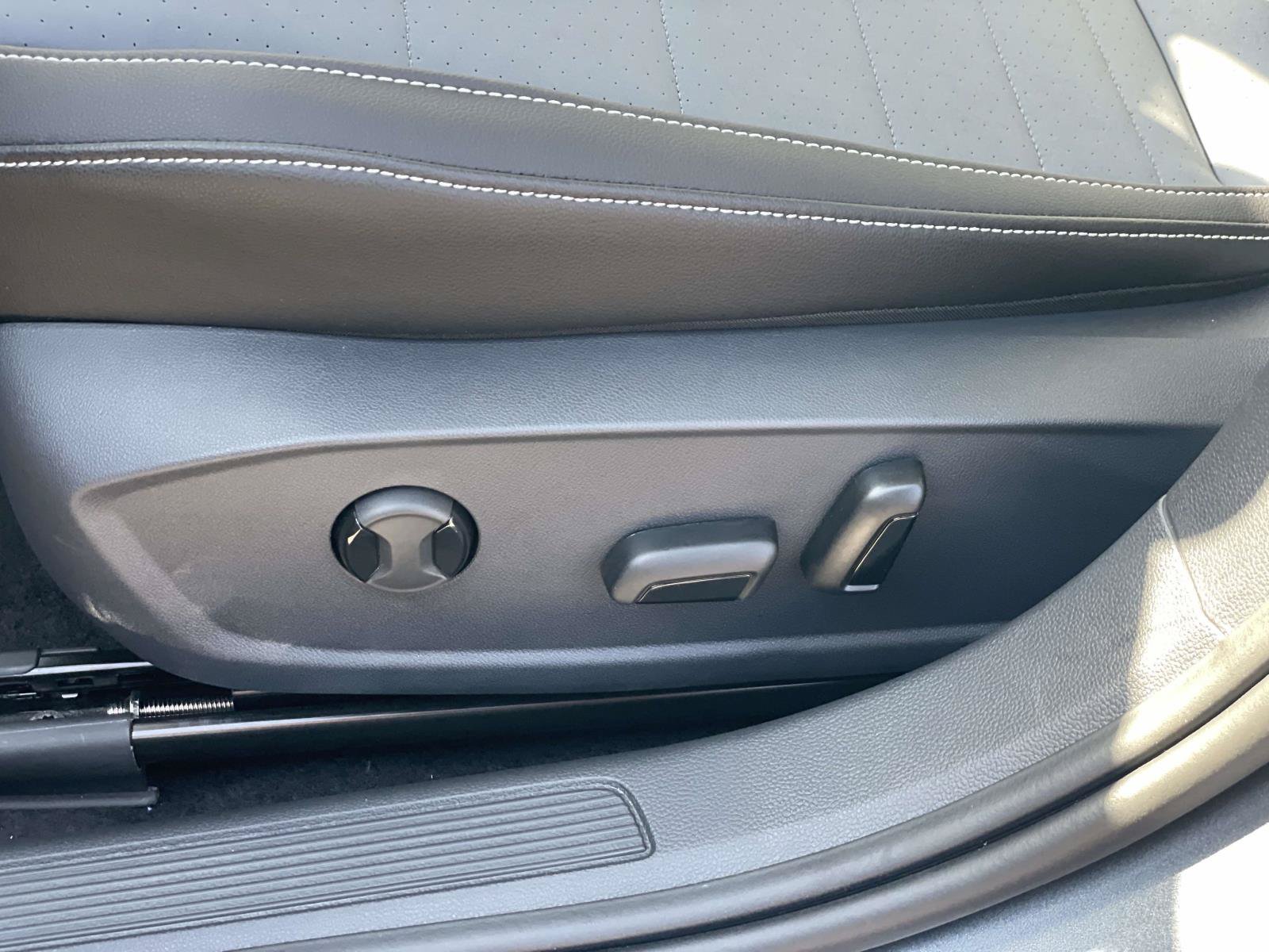 New 2026 Volkswagen Jetta SE FWD image 22