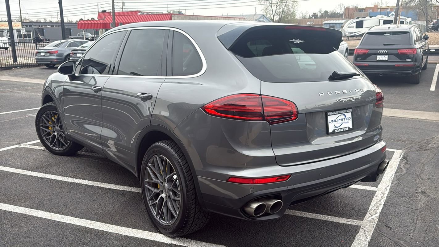 Used 2015 Porsche Cayenne S image 5