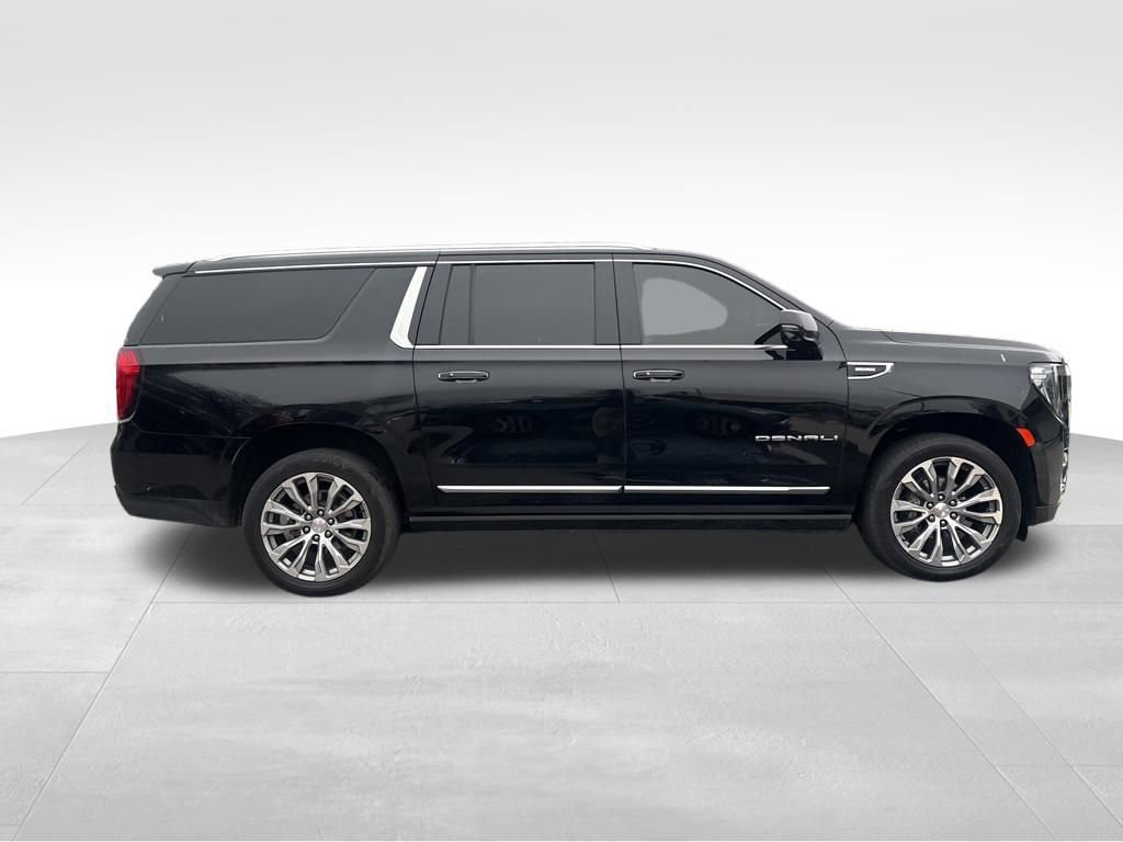 Used 2023 GMC Yukon XL Denali image 8