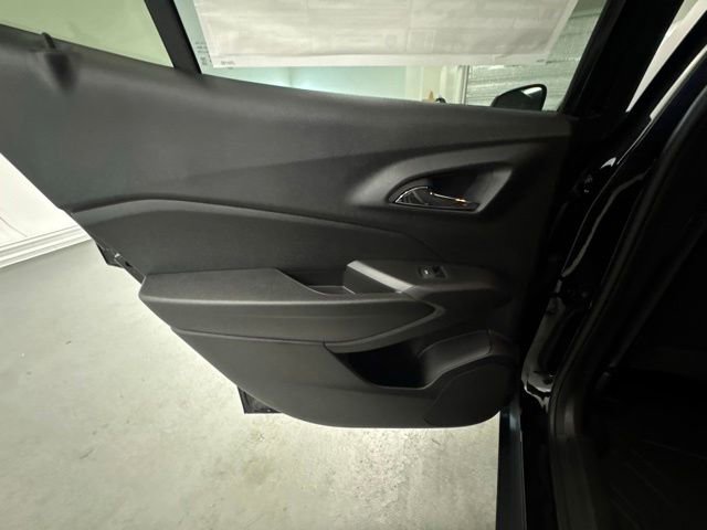 New 2026 Chevrolet Trax RS w/ Sunroof Package FWD image 8