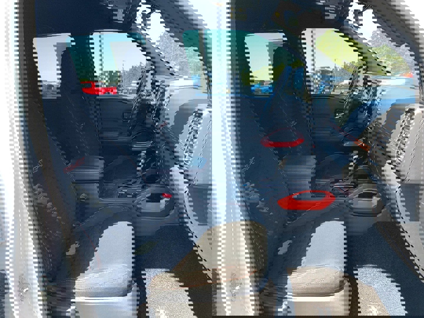 Used 2022 Nissan Frontier PRO-4X image 25