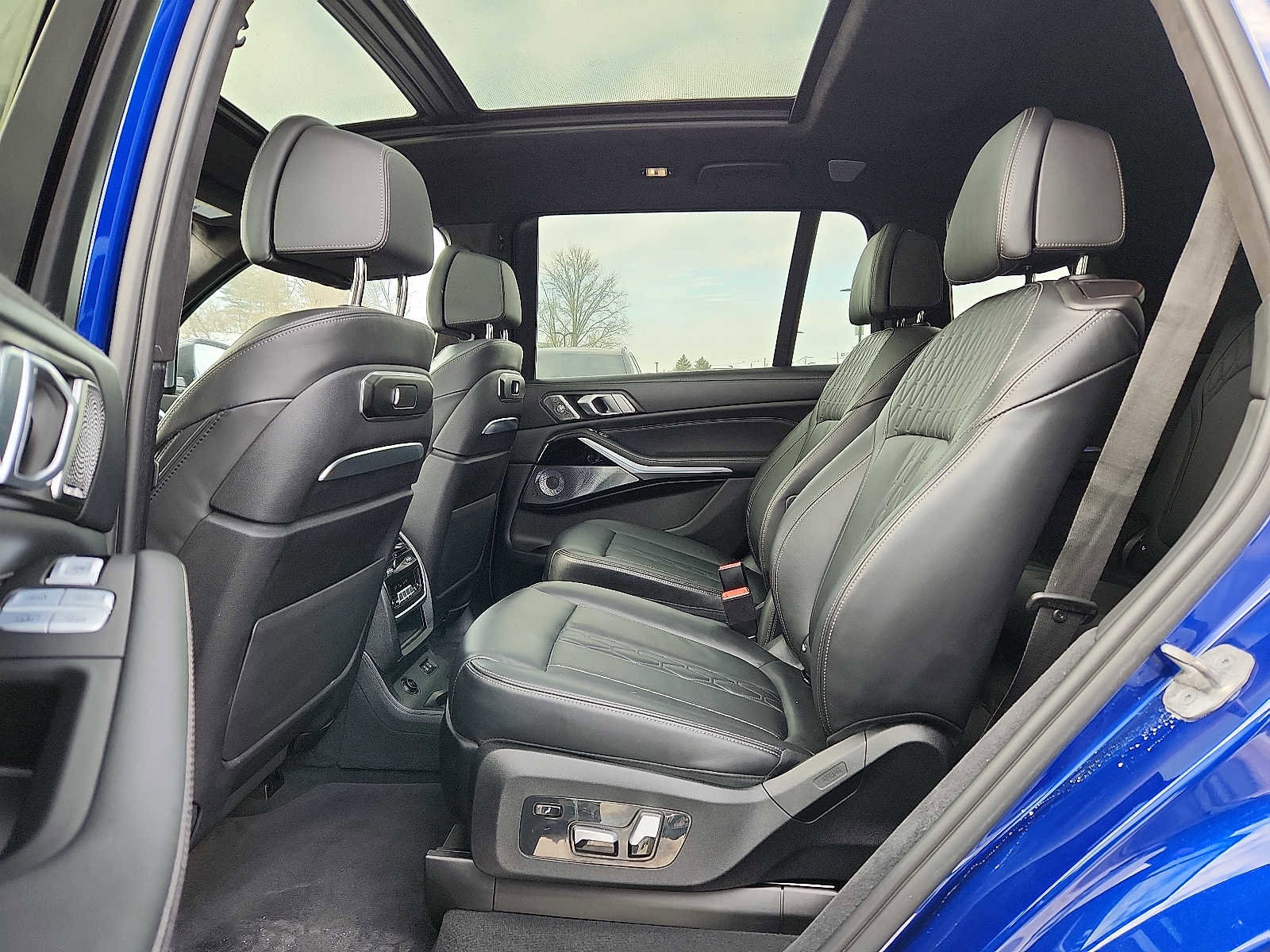 Certified 2023 BMW ALPINA XB7 image 10