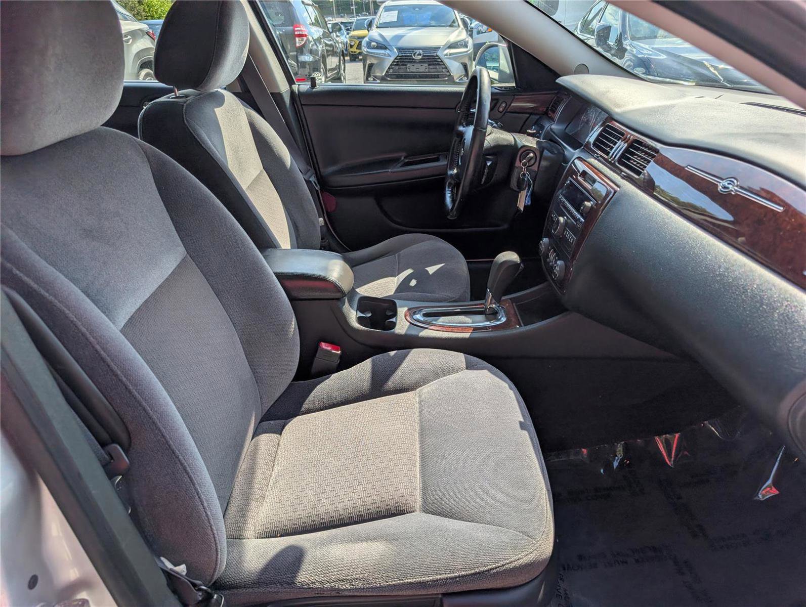 Used 2011 Chevrolet Impala LT FWD image 11
