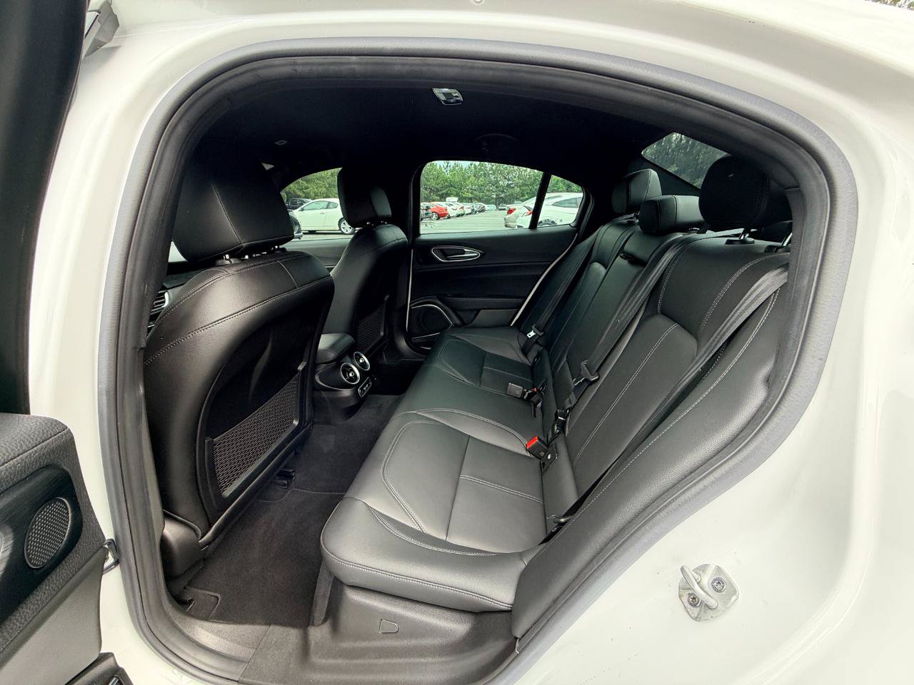 Used 2023 Alfa Romeo Giulia Sprint RWD image 11
